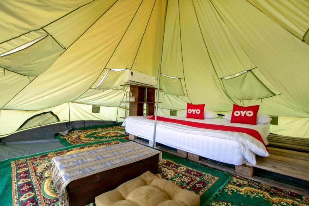 Готель Oyo 75374 Baan Rak Mai Канчанабурі Екстер'єр фото